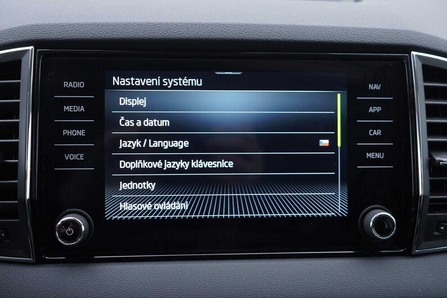 OV190V11122_34.webp_KAROQ Selection 1.5 TSI 110 kW automat, DPH
