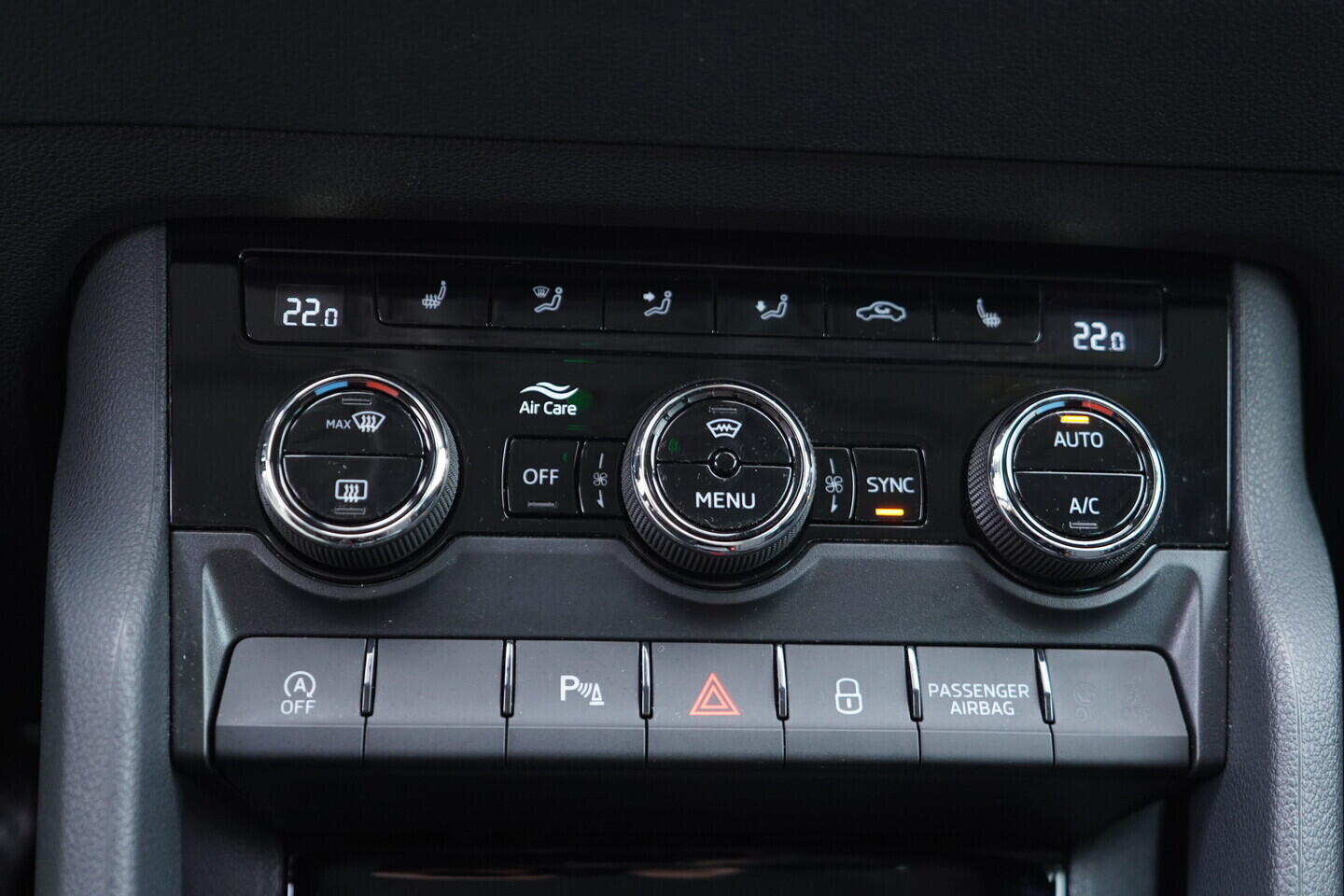 OV190V11122_35.webp_KAROQ Selection 1.5 TSI 110 kW automat, DPH