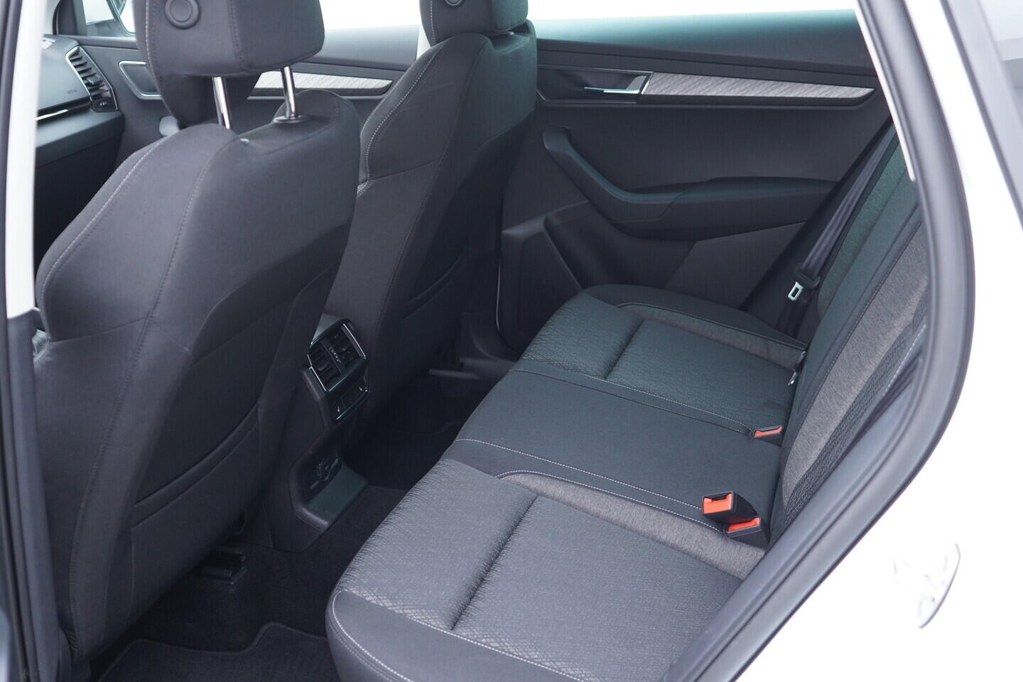 OV190V11122_37.webp_KAROQ Selection 1.5 TSI 110 kW automat, DPH