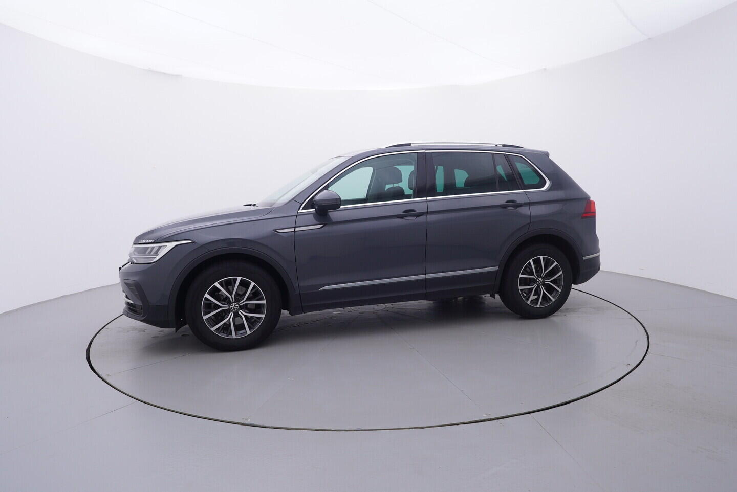 OV190V11123_11.webp_TIGUAN Life 1.5 TSI 110 kW manuál