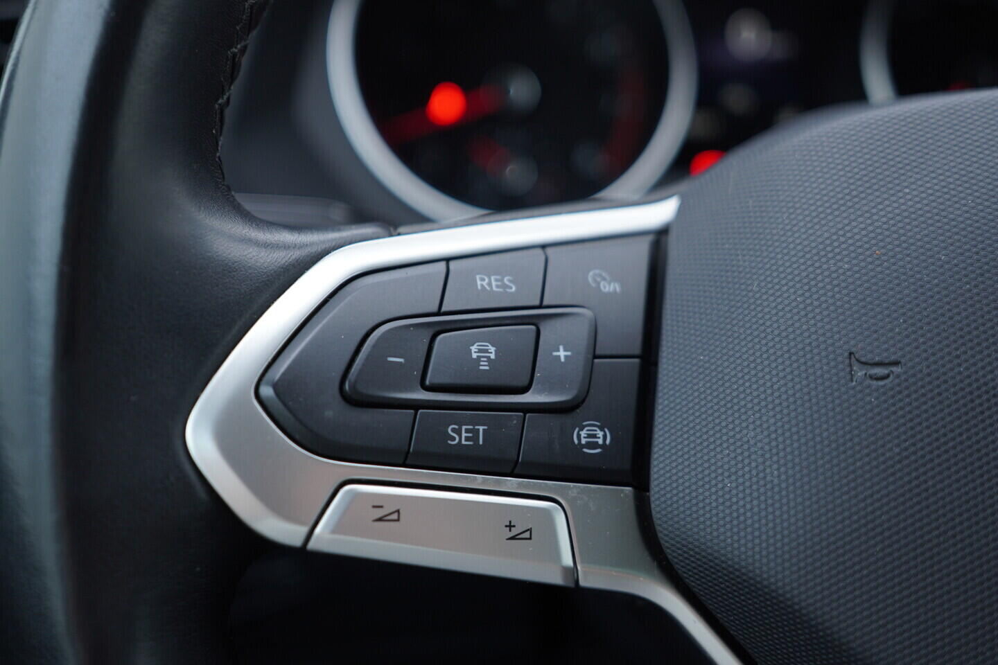 OV190V11123_26.webp_TIGUAN Life 1.5 TSI 110 kW manuál