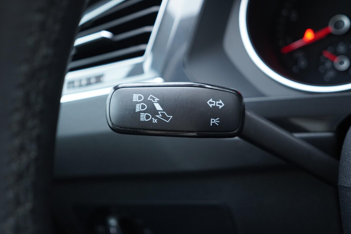 OV190V11123_28.webp_TIGUAN Life 1.5 TSI 110 kW manuál