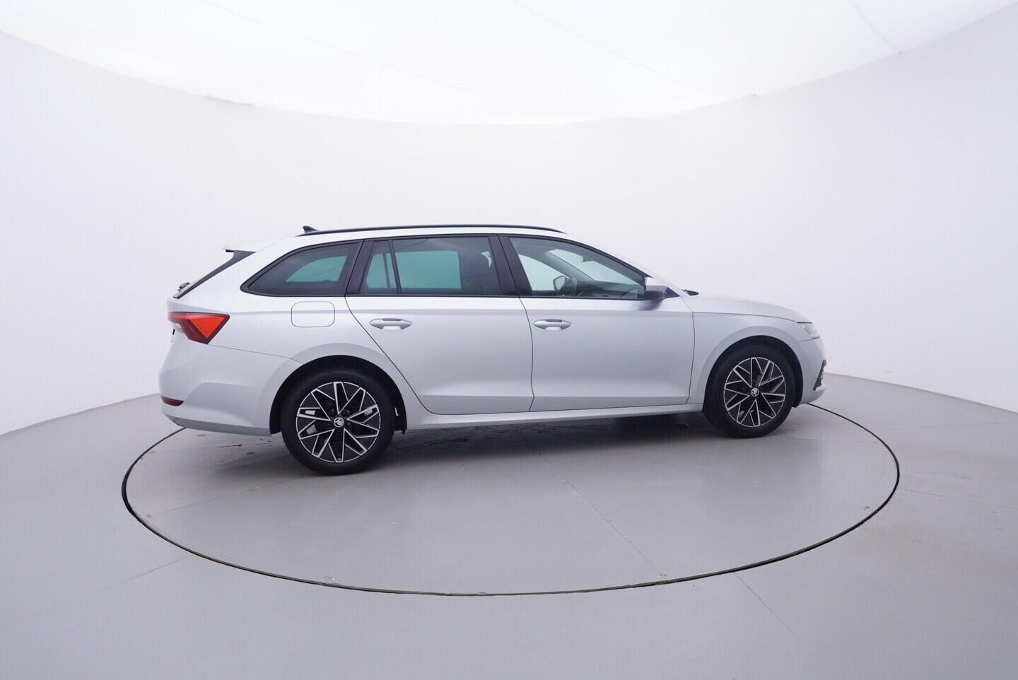 OV190V11125_15.webp_OCTAVIA Ambition 1.5 TSI 110 kW manuál, DPH