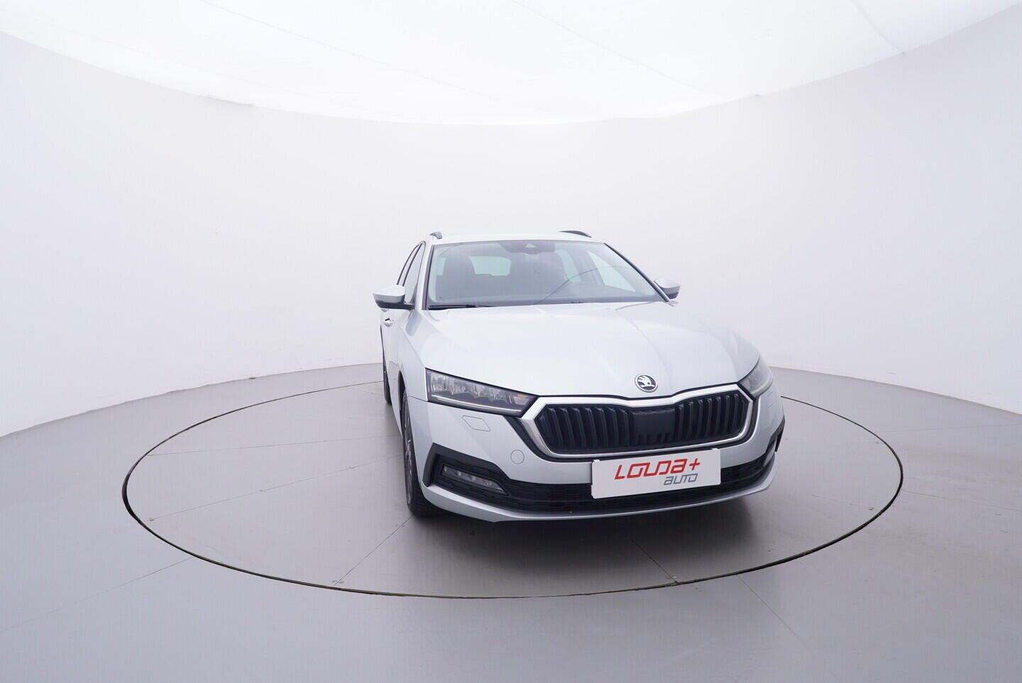 OV190V11125_17.webp_OCTAVIA Ambition 1.5 TSI 110 kW manuál, DPH