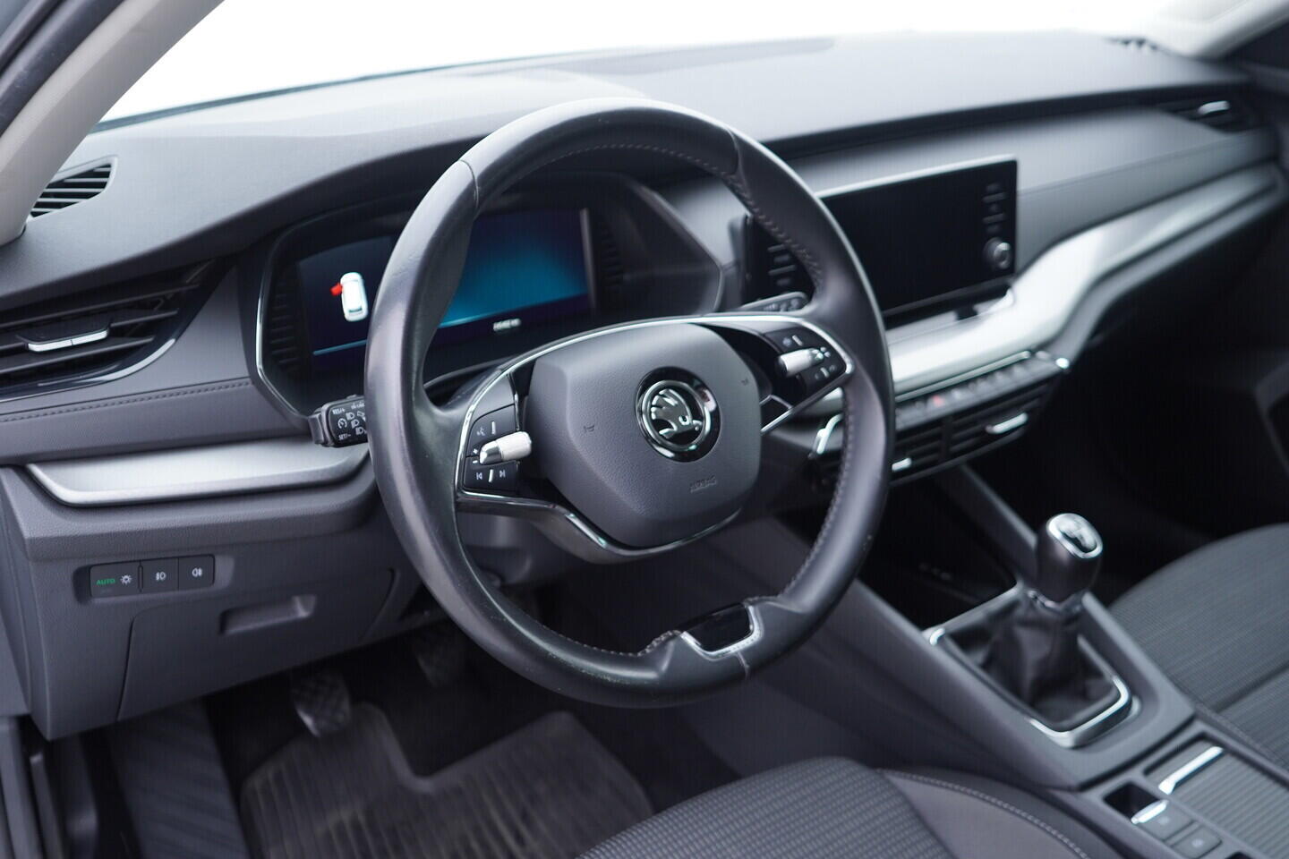 OV190V11125_21.webp_OCTAVIA Ambition 1.5 TSI 110 kW manuál, DPH