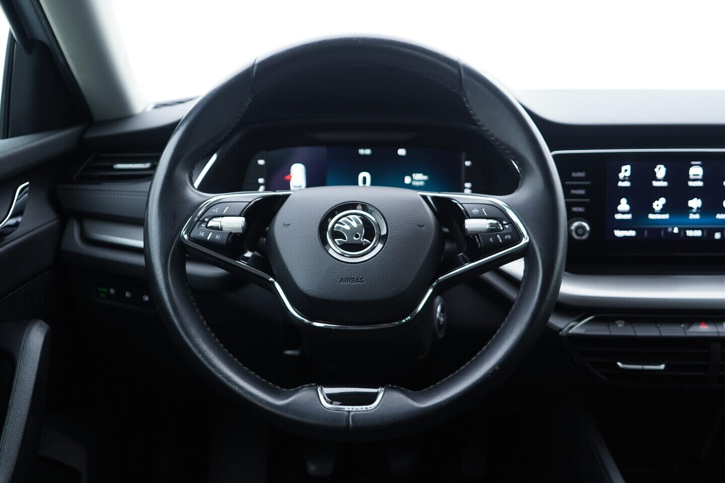 OV190V11125_26.webp_OCTAVIA Ambition 1.5 TSI 110 kW manuál, DPH