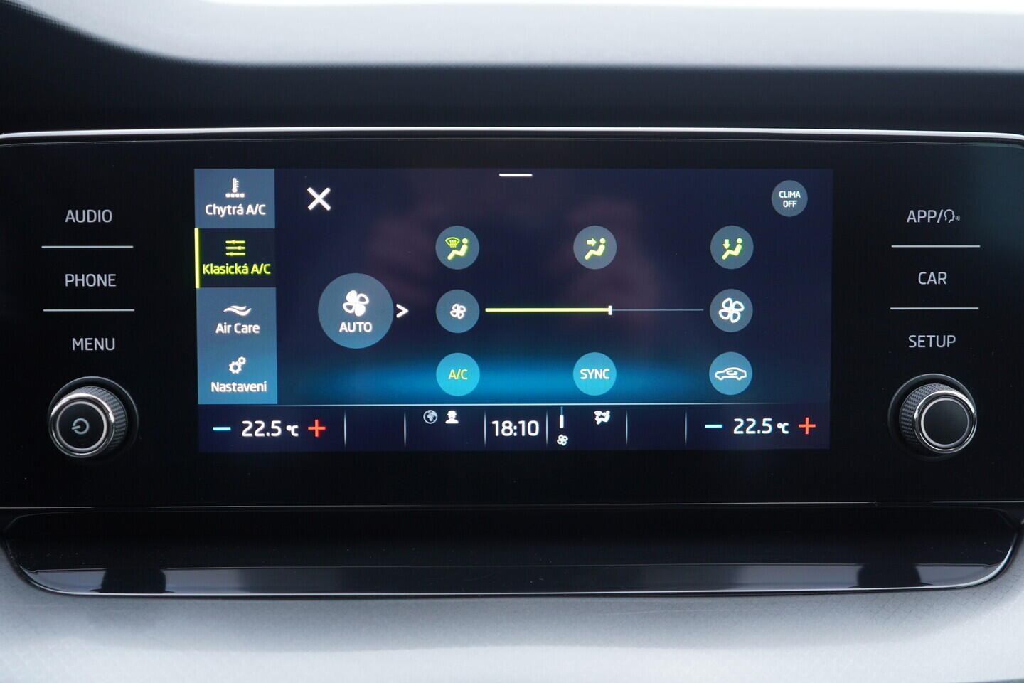 OV190V11125_30.webp_OCTAVIA Ambition 1.5 TSI 110 kW manuál, DPH