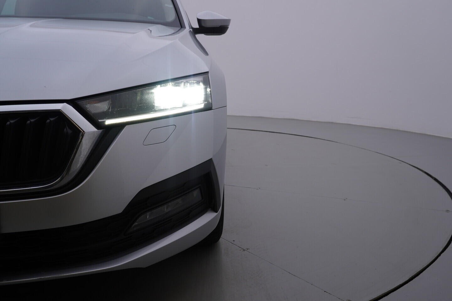 OV190V11125_41.webp_OCTAVIA Ambition 1.5 TSI 110 kW manuál, DPH