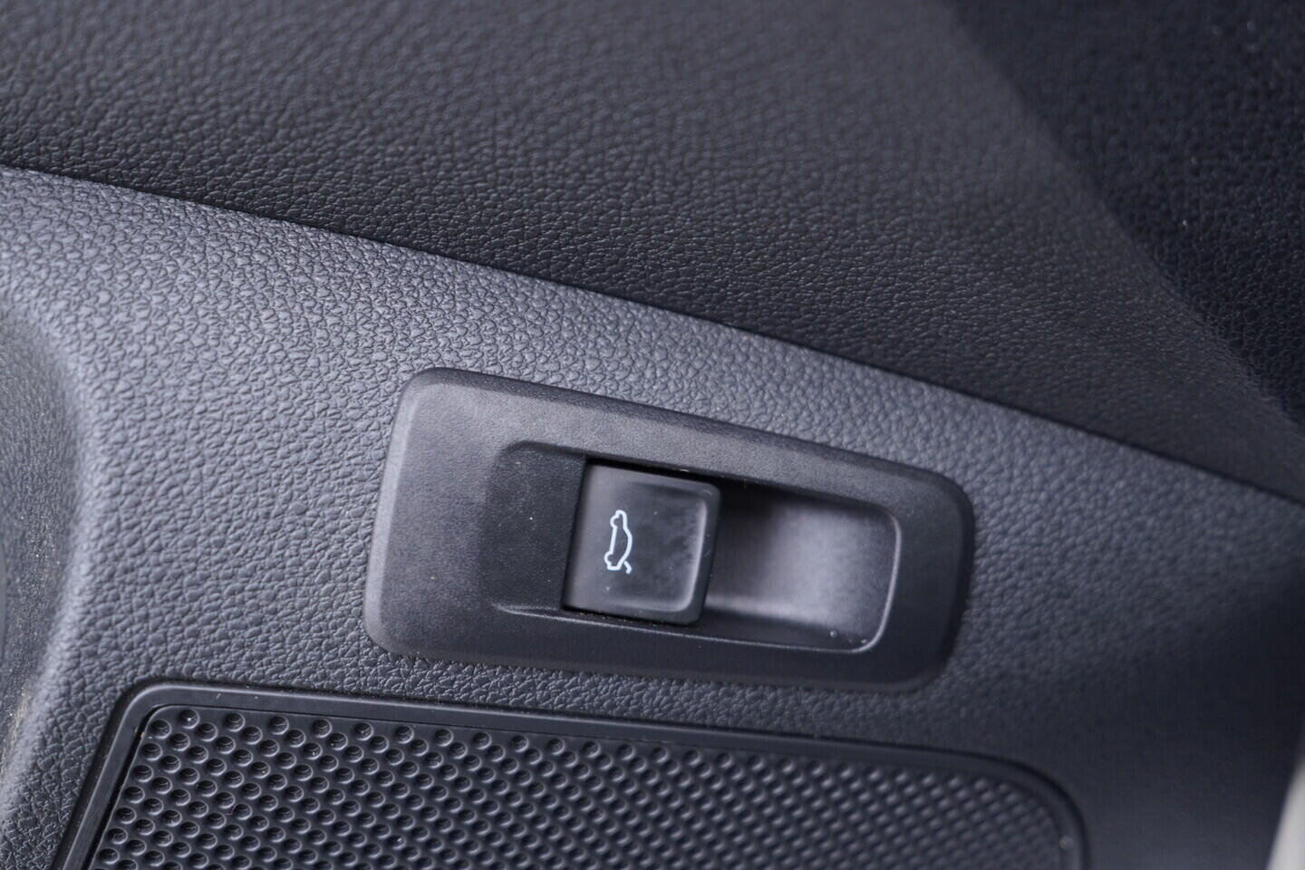 OV190V11126_21.webp_KAROQ Selection 1.5 TSI 110 kW automat, DPH