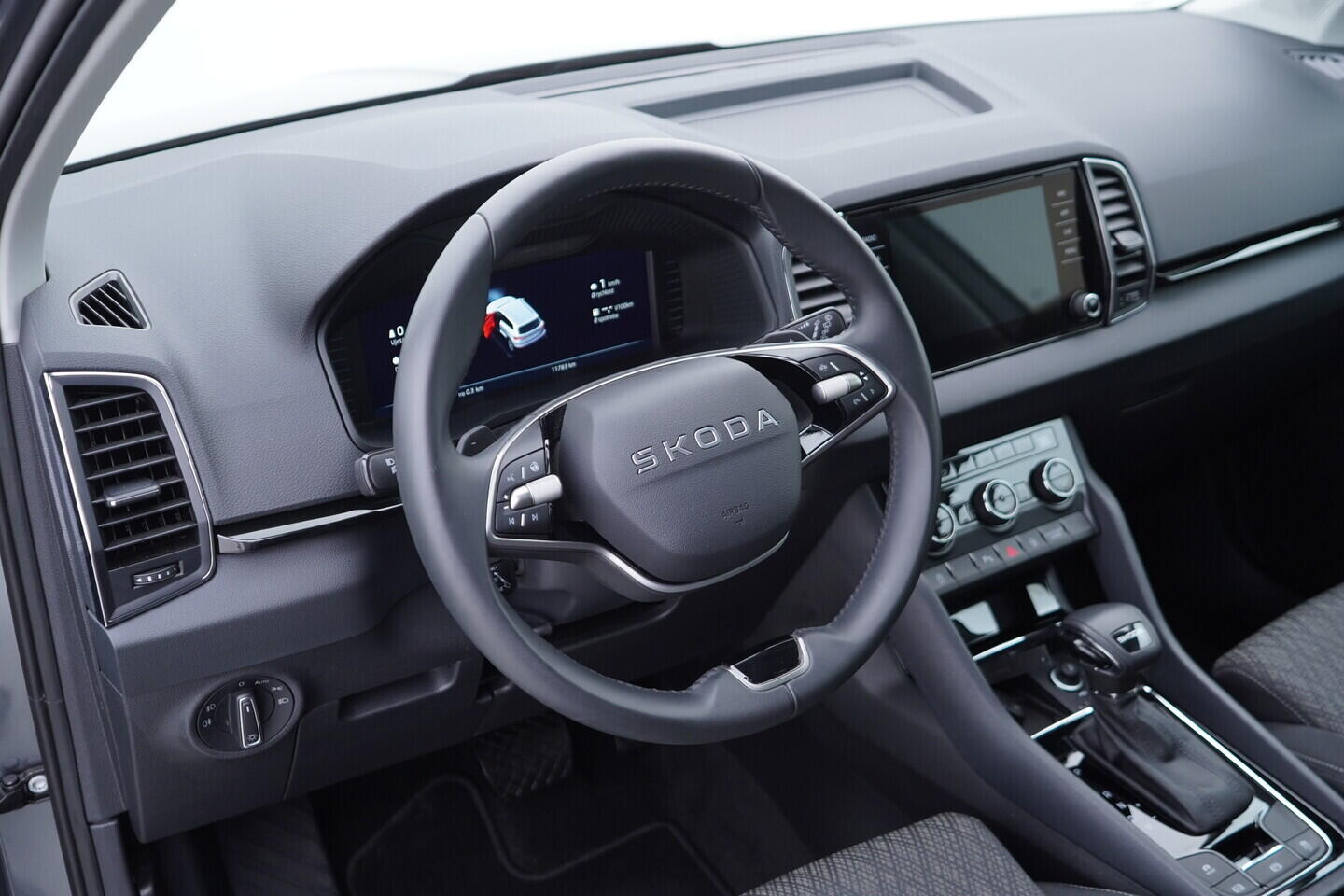 OV190V11126_22.webp_KAROQ Selection 1.5 TSI 110 kW automat, DPH