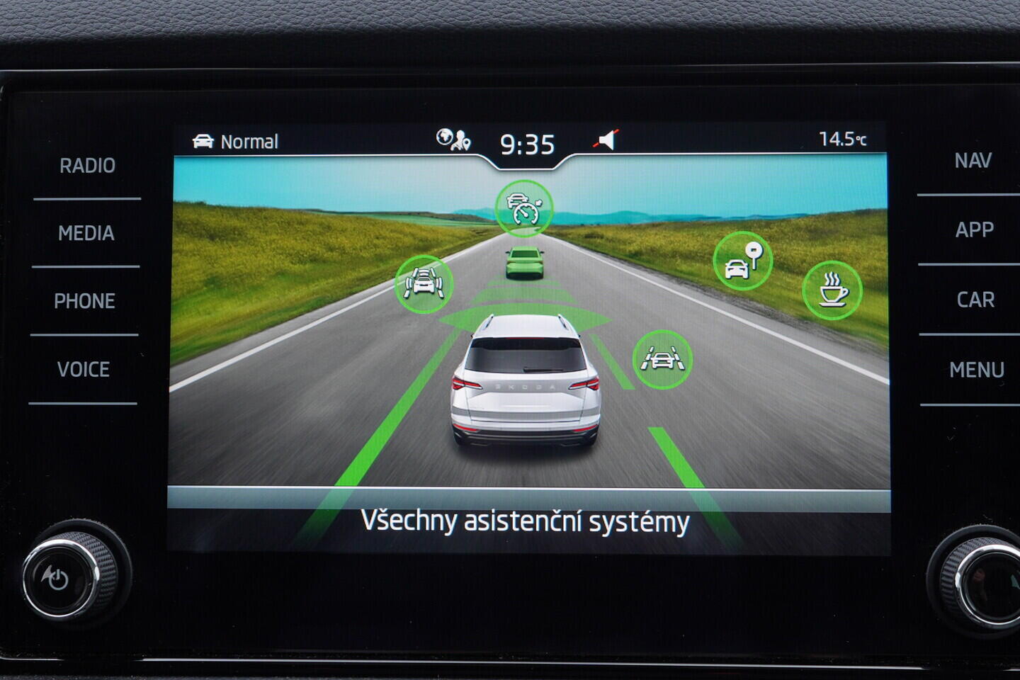 OV190V11126_30.webp_KAROQ Selection 1.5 TSI 110 kW automat, DPH