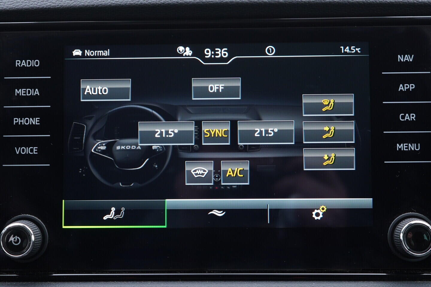 OV190V11126_32.webp_KAROQ Selection 1.5 TSI 110 kW automat, DPH