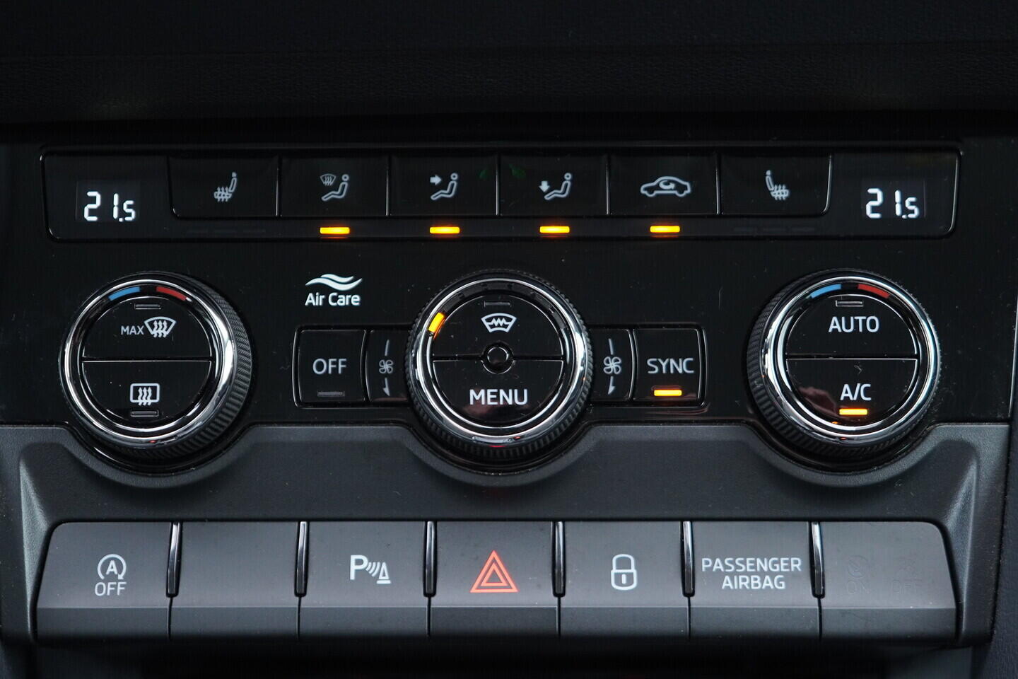 OV190V11126_34.webp_KAROQ Selection 1.5 TSI 110 kW automat, DPH