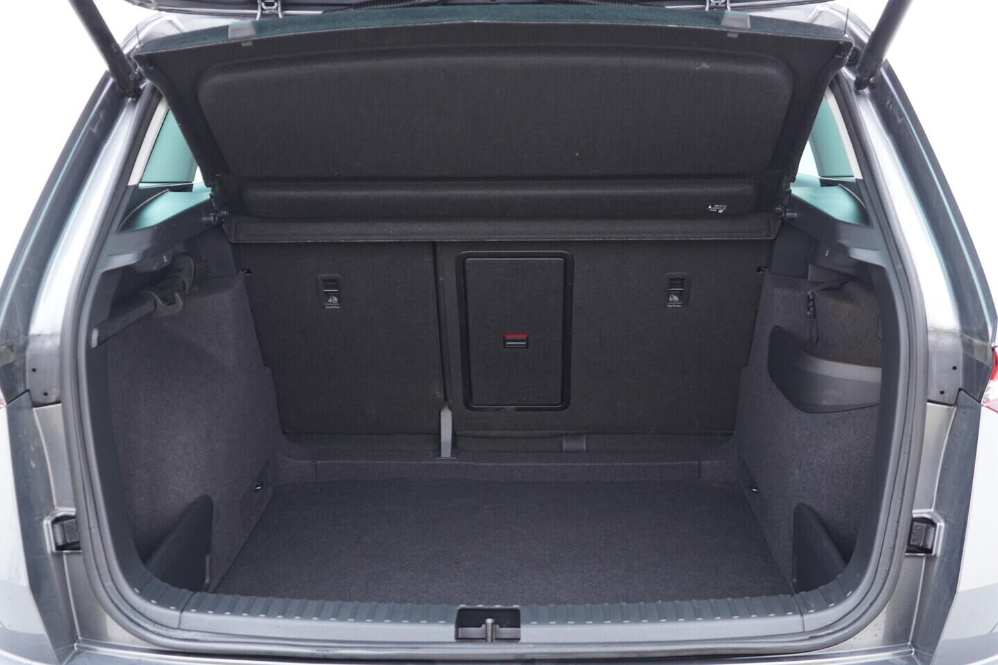 OV190V11126_40.webp_KAROQ Selection 1.5 TSI 110 kW automat, DPH