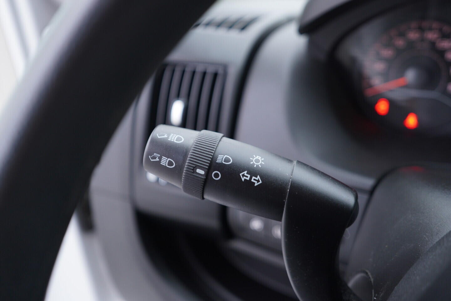 OV190V11127_23.webp_DUCATO  2.3 2.3 140 103 kW manuál, DPH