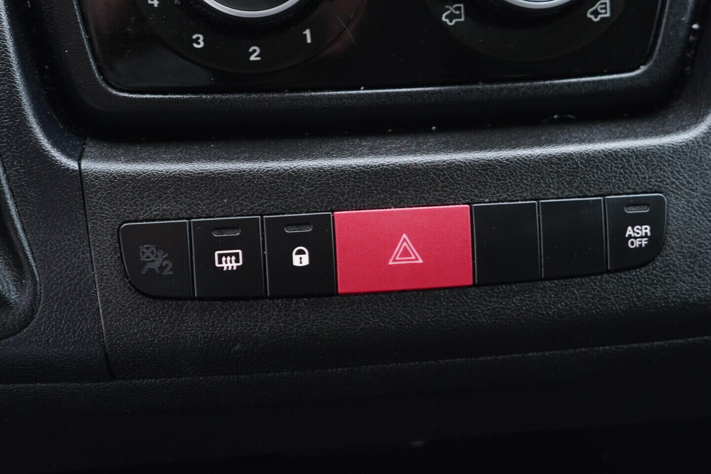 OV190V11127_29.webp_DUCATO  2.3 2.3 140 103 kW manuál, DPH