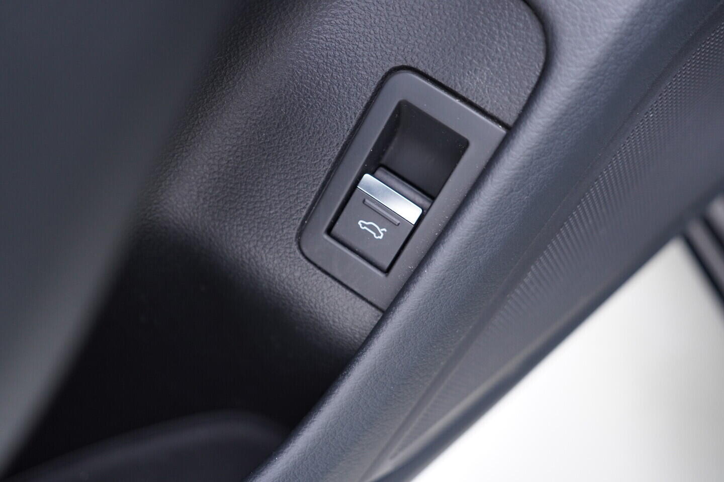 OV190V11128_21.webp_A6 AVANT  3.0 TDI 210 kW automat, DPH