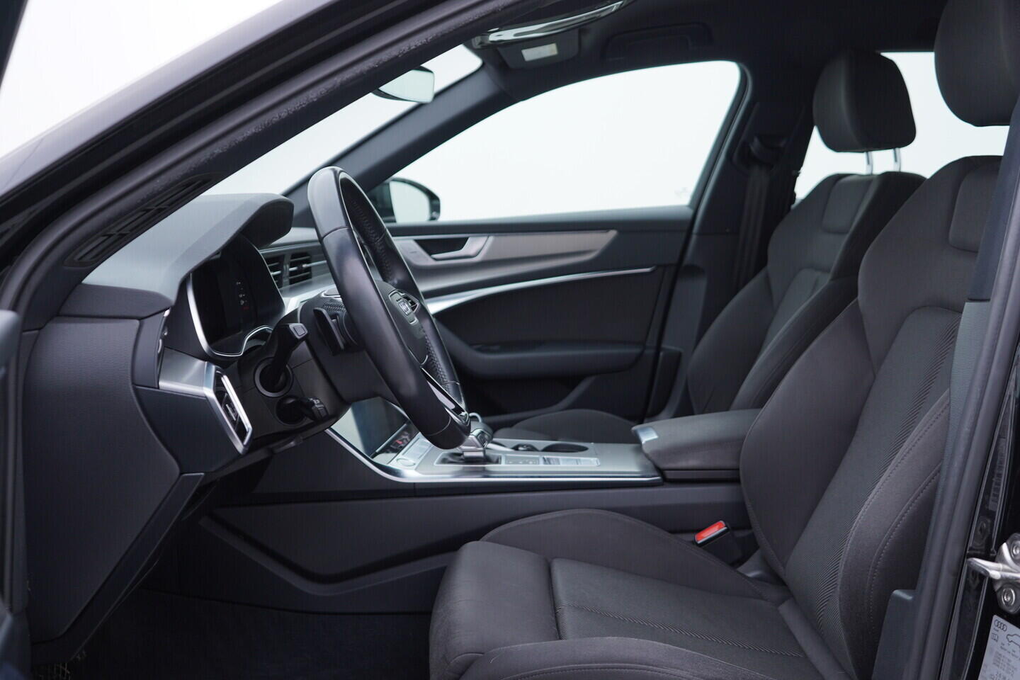 OV190V11128_25.webp_A6 AVANT  3.0 TDI 210 kW automat, DPH