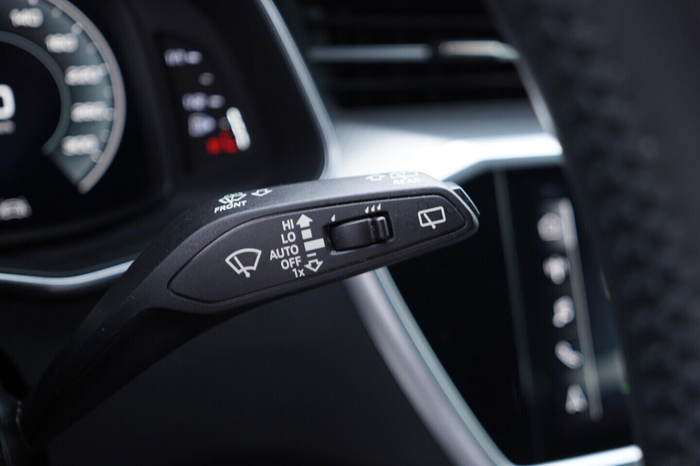 OV190V11128_28.webp_A6 AVANT  3.0 TDI 210 kW automat, DPH