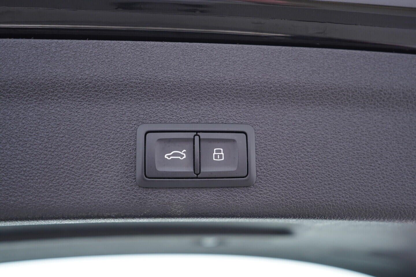 OV190V11128_41.webp_A6 AVANT  3.0 TDI 210 kW automat, DPH