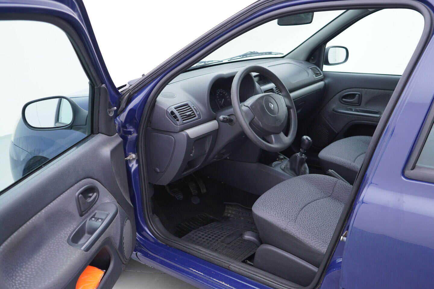 OV190V11131_18.webp_CLIO  1.1 1.2 8V 43 kW manuál