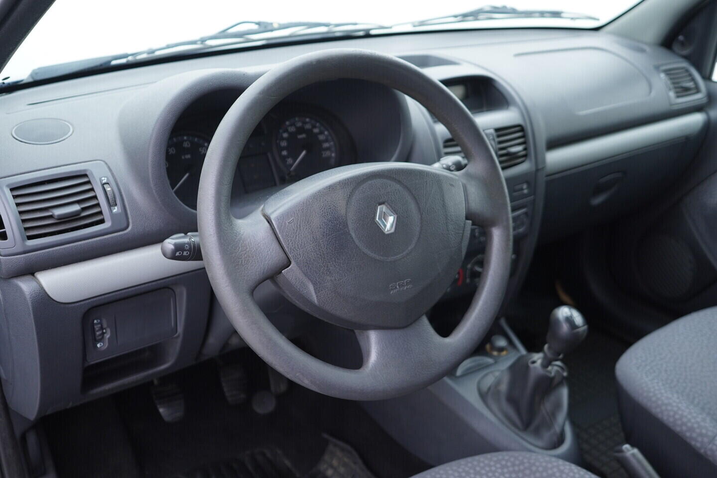 OV190V11131_21.webp_CLIO  1.1 1.2 8V 43 kW manuál