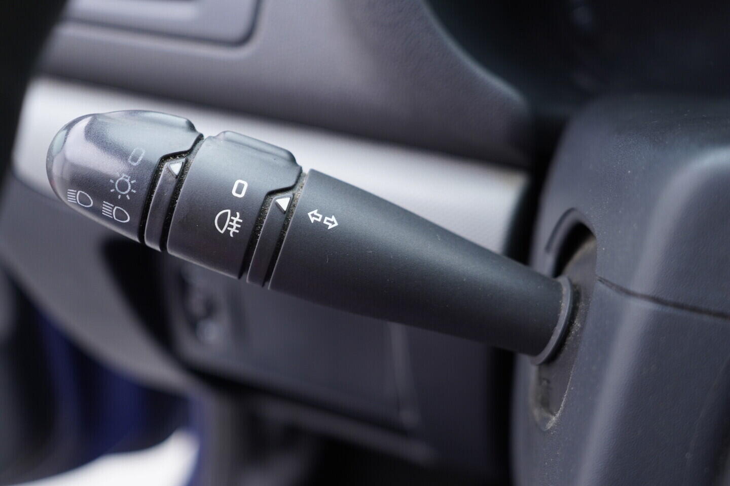 OV190V11131_23.webp_CLIO  1.1 1.2 8V 43 kW manuál