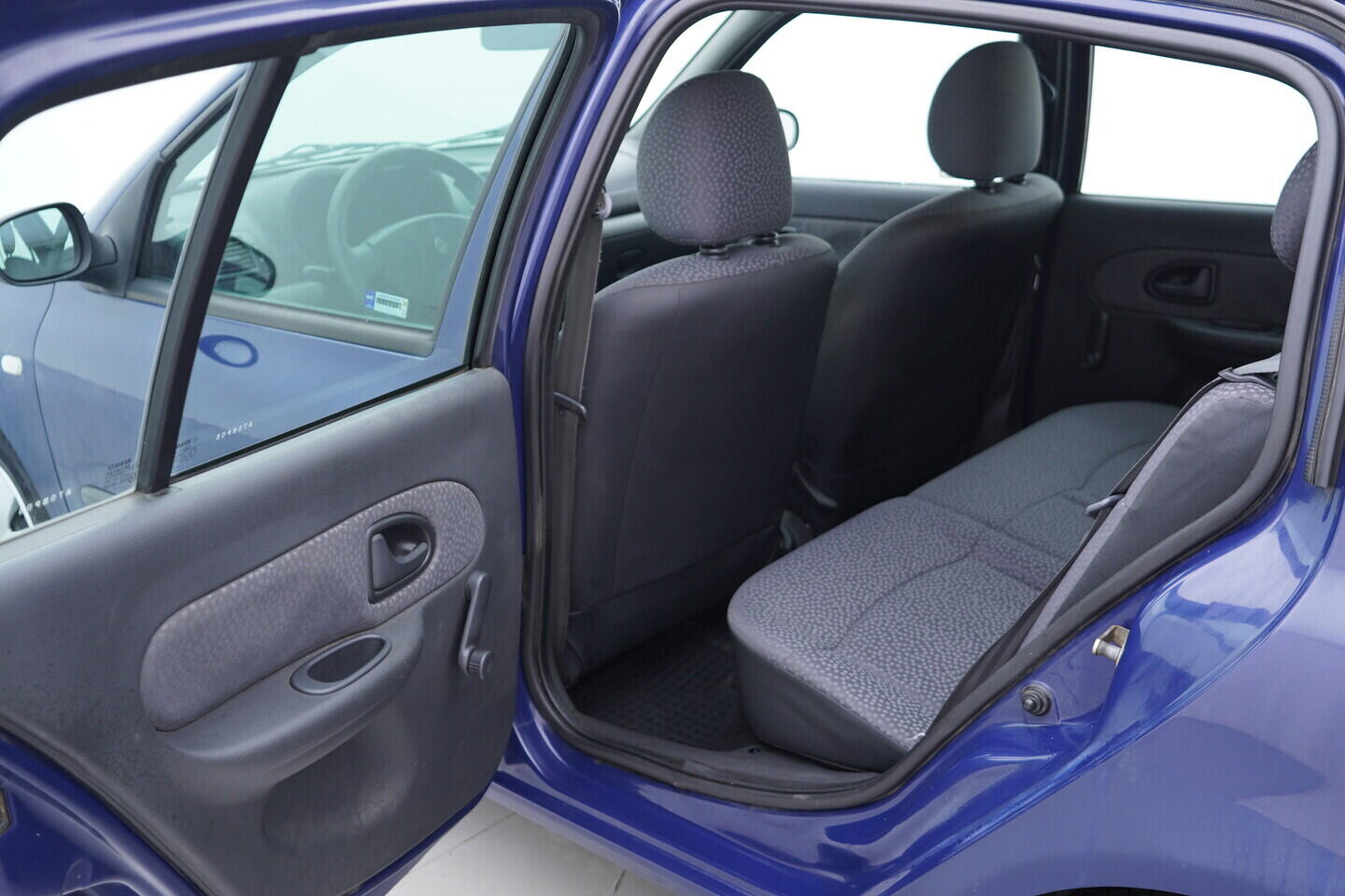 OV190V11131_32.webp_CLIO  1.1 1.2 8V 43 kW manuál