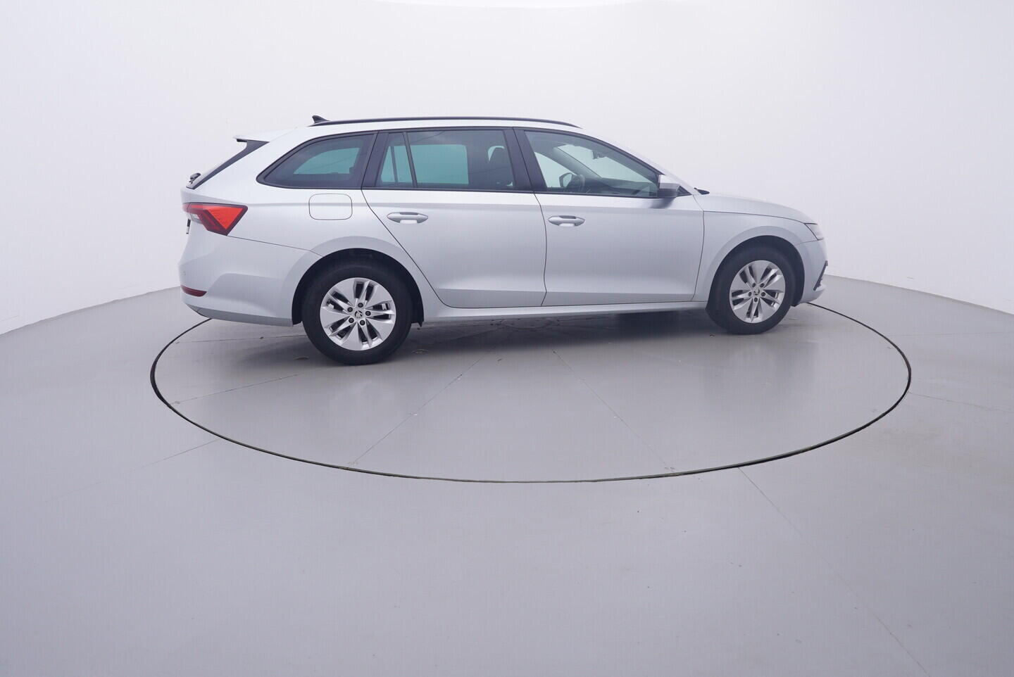 OV190V11133_15.webp_OCTAVIA Ambition 2.0 TDI 85 kW manuál, DPH