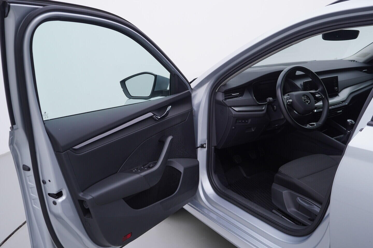 OV190V11133_18.webp_OCTAVIA Ambition 2.0 TDI 85 kW manuál, DPH