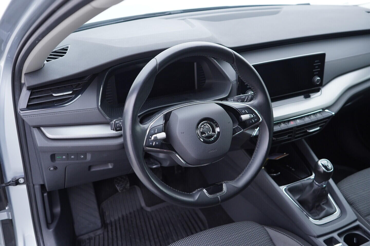 OV190V11133_21.webp_OCTAVIA Ambition 2.0 TDI 85 kW manuál, DPH