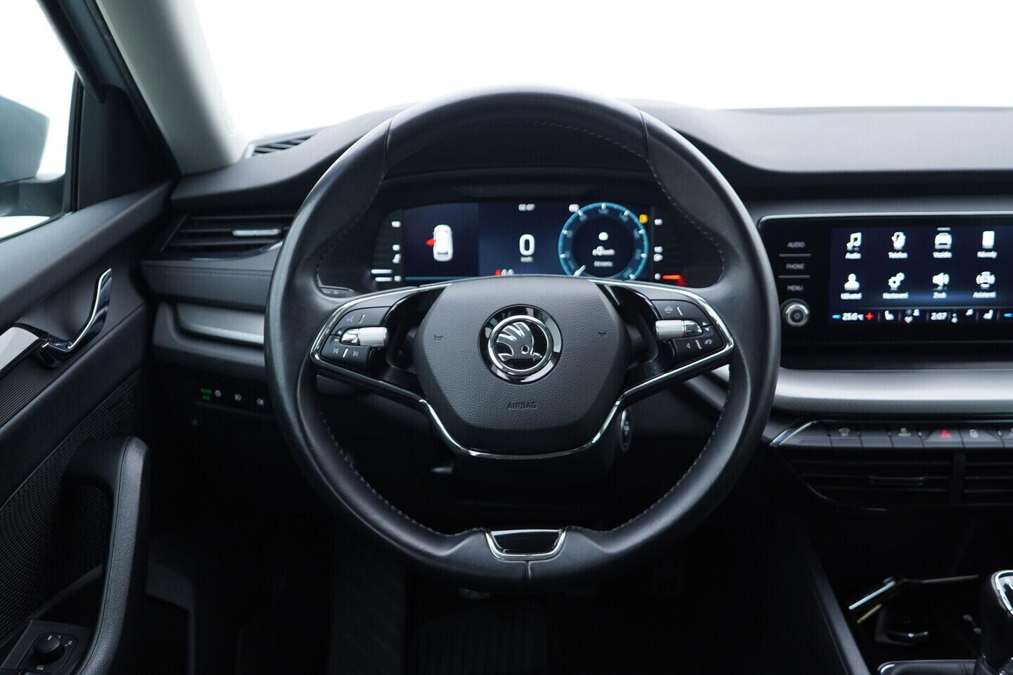 OV190V11133_26.webp_OCTAVIA Ambition 2.0 TDI 85 kW manuál, DPH