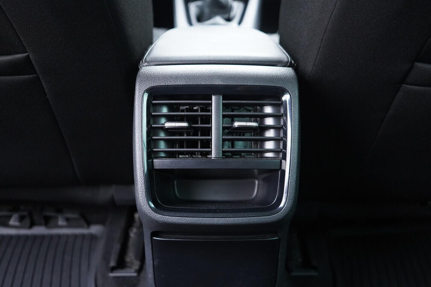 OV190V11133_34.webp_OCTAVIA Ambition 2.0 TDI 85 kW manuál, DPH