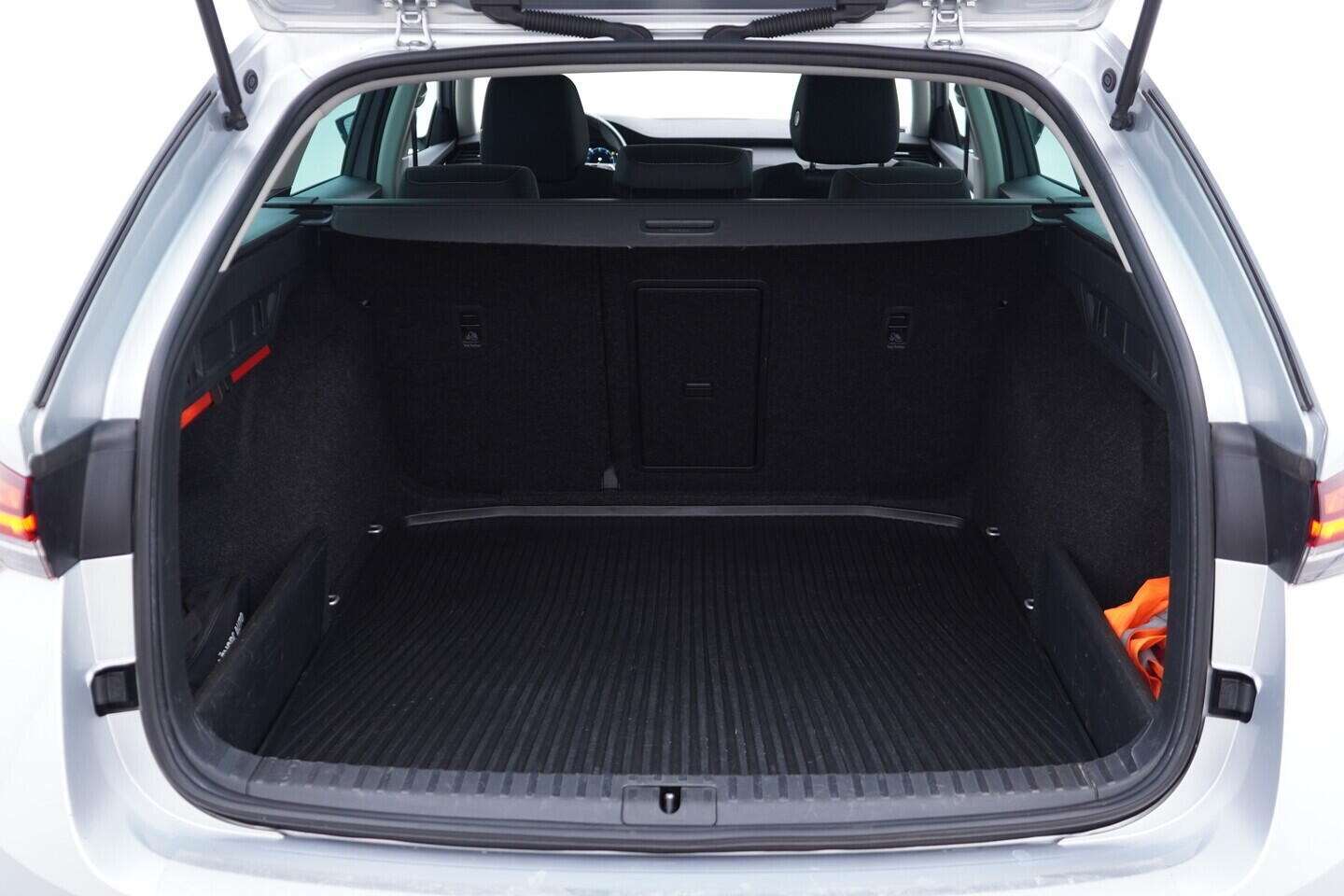 OV190V11133_36.webp_OCTAVIA Ambition 2.0 TDI 85 kW manuál, DPH