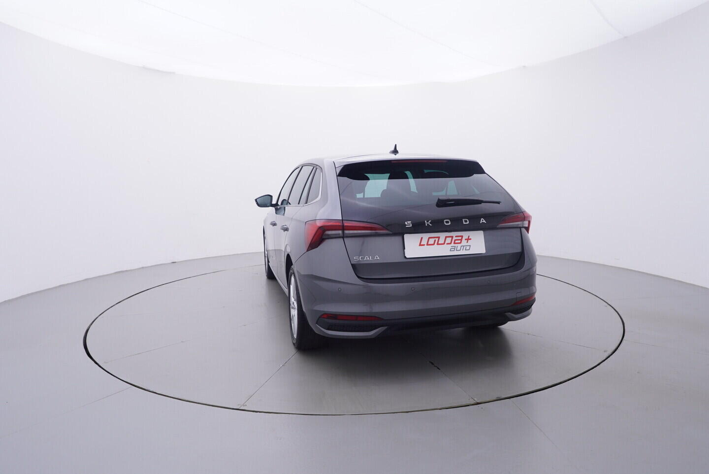 OV190V11136_13.webp_SCALA  1.0 TSI 85 kW manuál, DPH