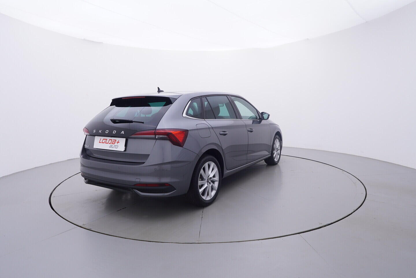 OV190V11136_14.webp_SCALA  1.0 TSI 85 kW manuál, DPH