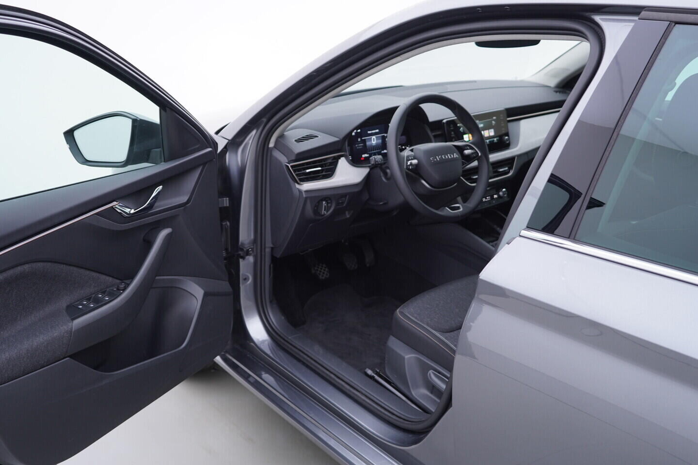 OV190V11136_18.webp_SCALA  1.0 TSI 85 kW manuál, DPH