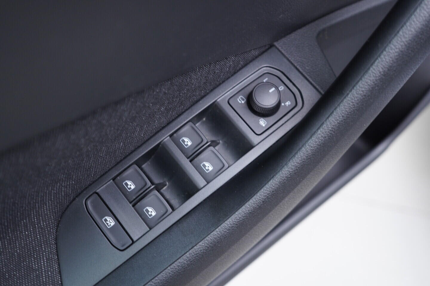 OV190V11136_20.webp_SCALA  1.0 TSI 85 kW manuál, DPH