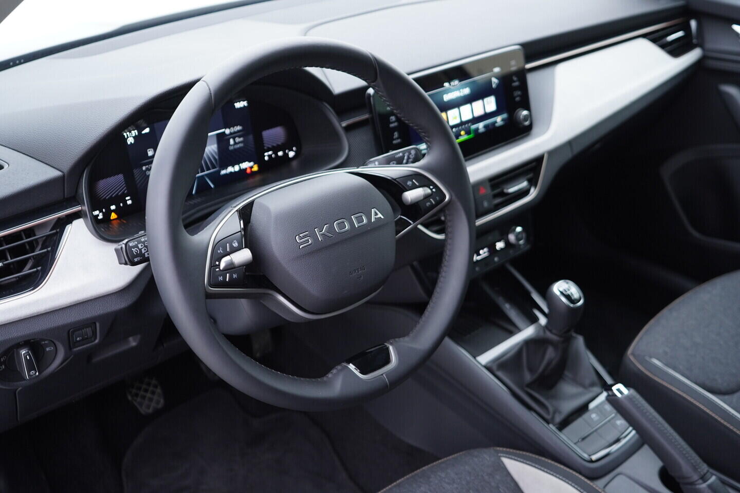 OV190V11136_21.webp_SCALA  1.0 TSI 85 kW manuál, DPH