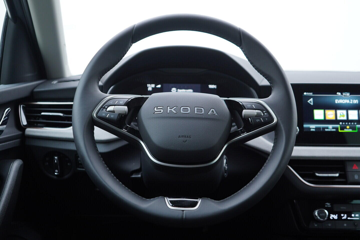 OV190V11136_26.webp_SCALA  1.0 TSI 85 kW manuál, DPH