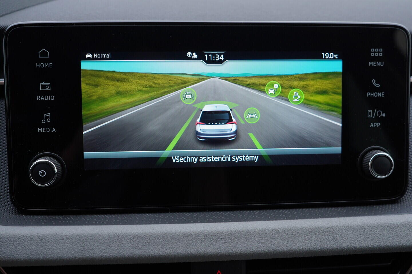 OV190V11136_32.webp_SCALA  1.0 TSI 85 kW manuál, DPH