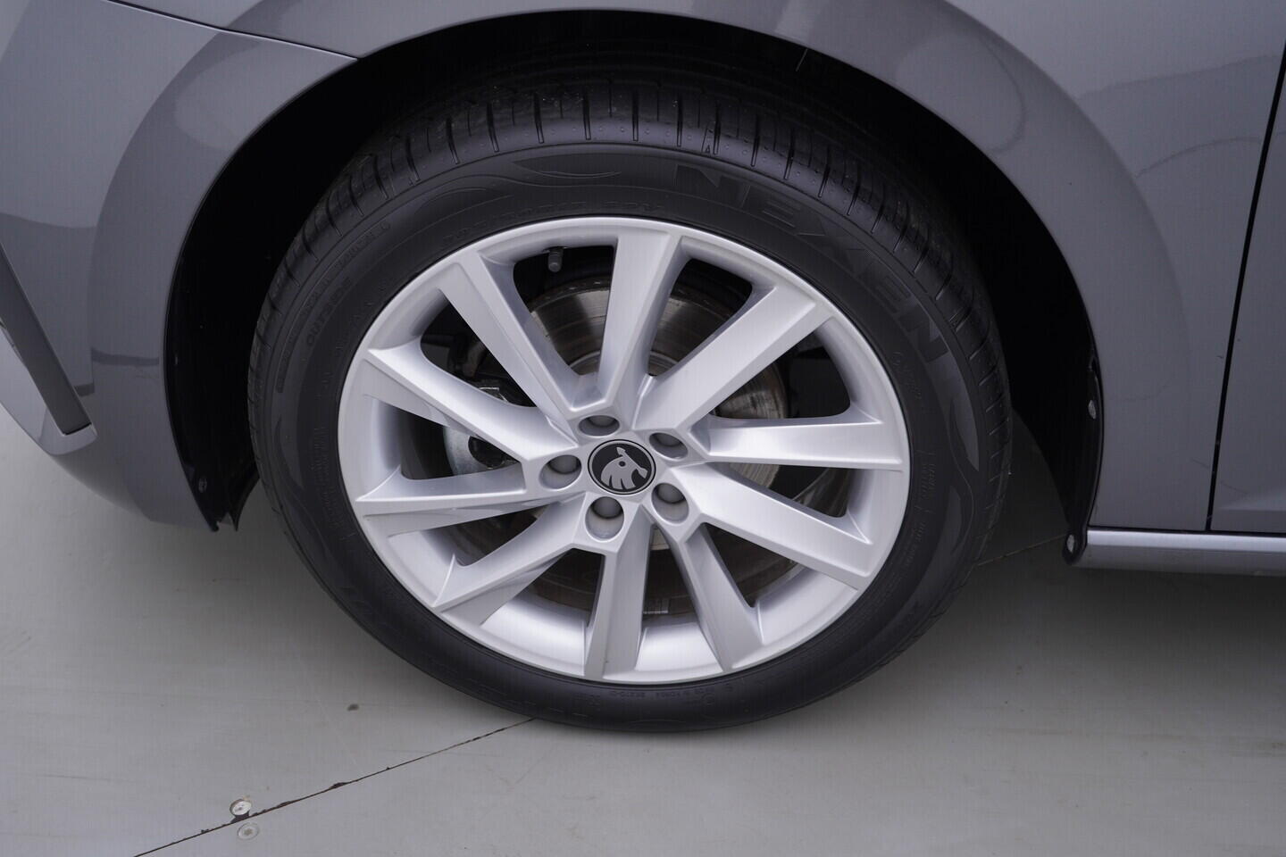 OV190V11136_42.webp_SCALA  1.0 TSI 85 kW manuál, DPH