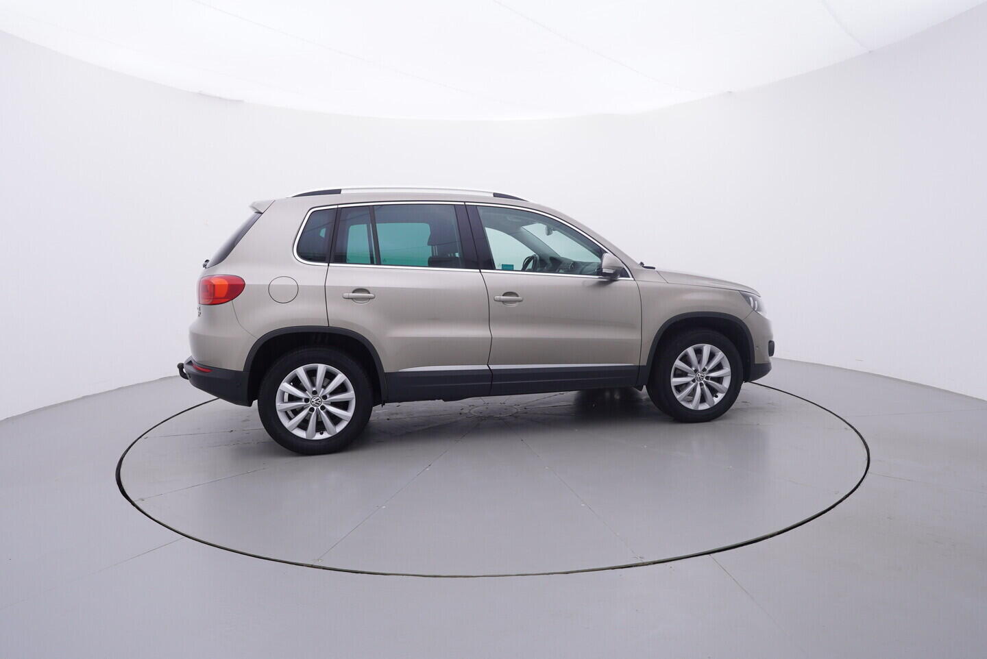 OV190V11141_15.webp_TIGUAN  2.0 TDI 103 kW manuál