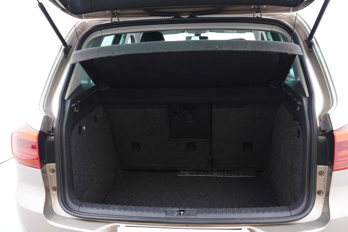 OV190V11141_40.webp_TIGUAN  2.0 TDI 103 kW manuál