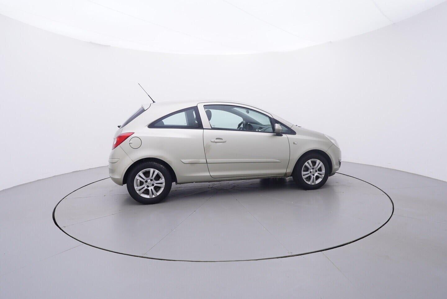 OV190V11142_15.webp_CORSA  1.2 CDTi 66 kW manuál