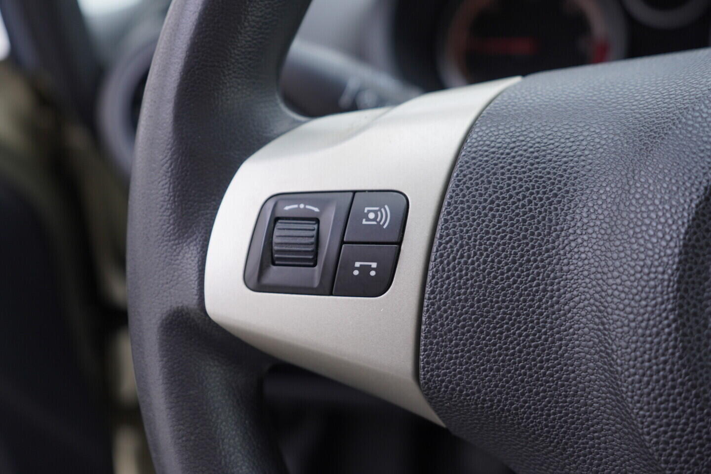 OV190V11142_23.webp_CORSA  1.2 CDTi 66 kW manuál