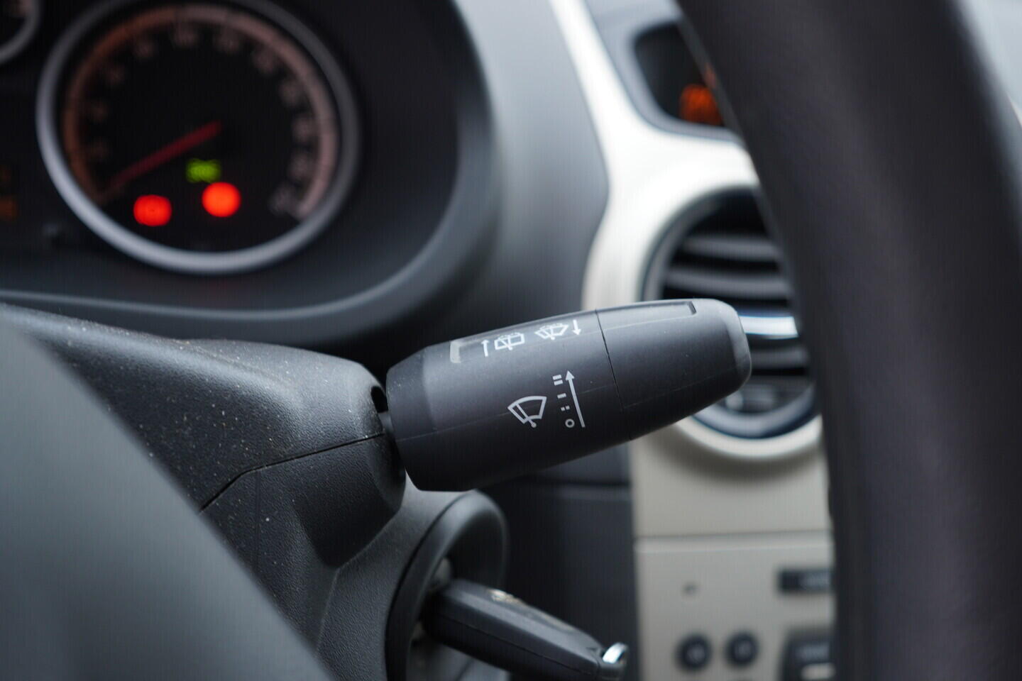 OV190V11142_26.webp_CORSA  1.2 CDTi 66 kW manuál