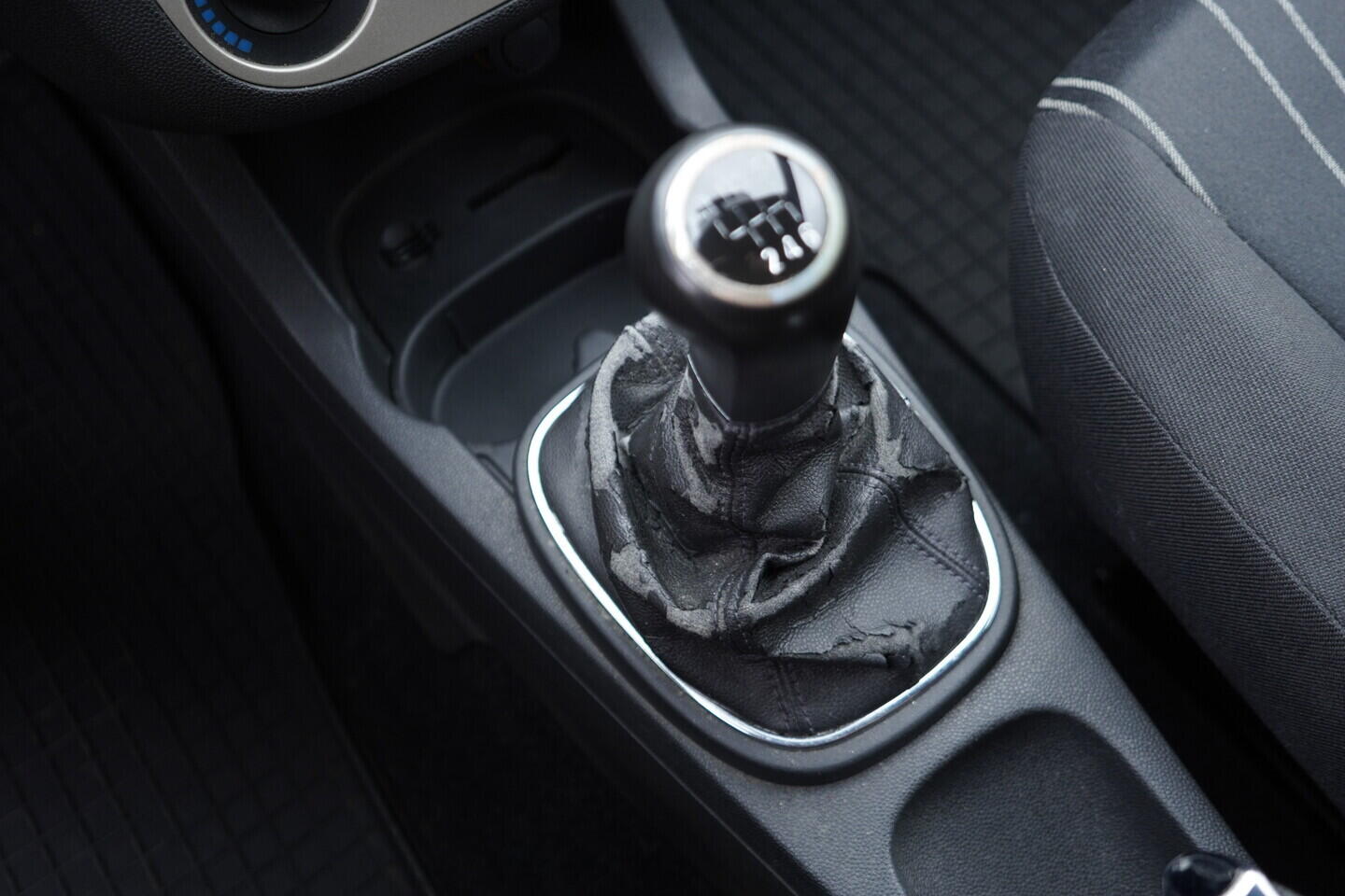 OV190V11142_32.webp_CORSA  1.2 CDTi 66 kW manuál