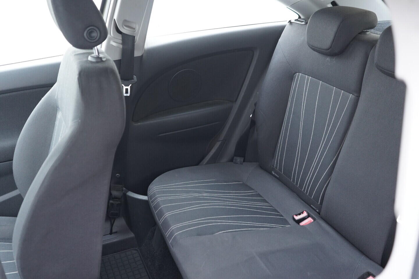 OV190V11142_34.webp_CORSA  1.2 CDTi 66 kW manuál