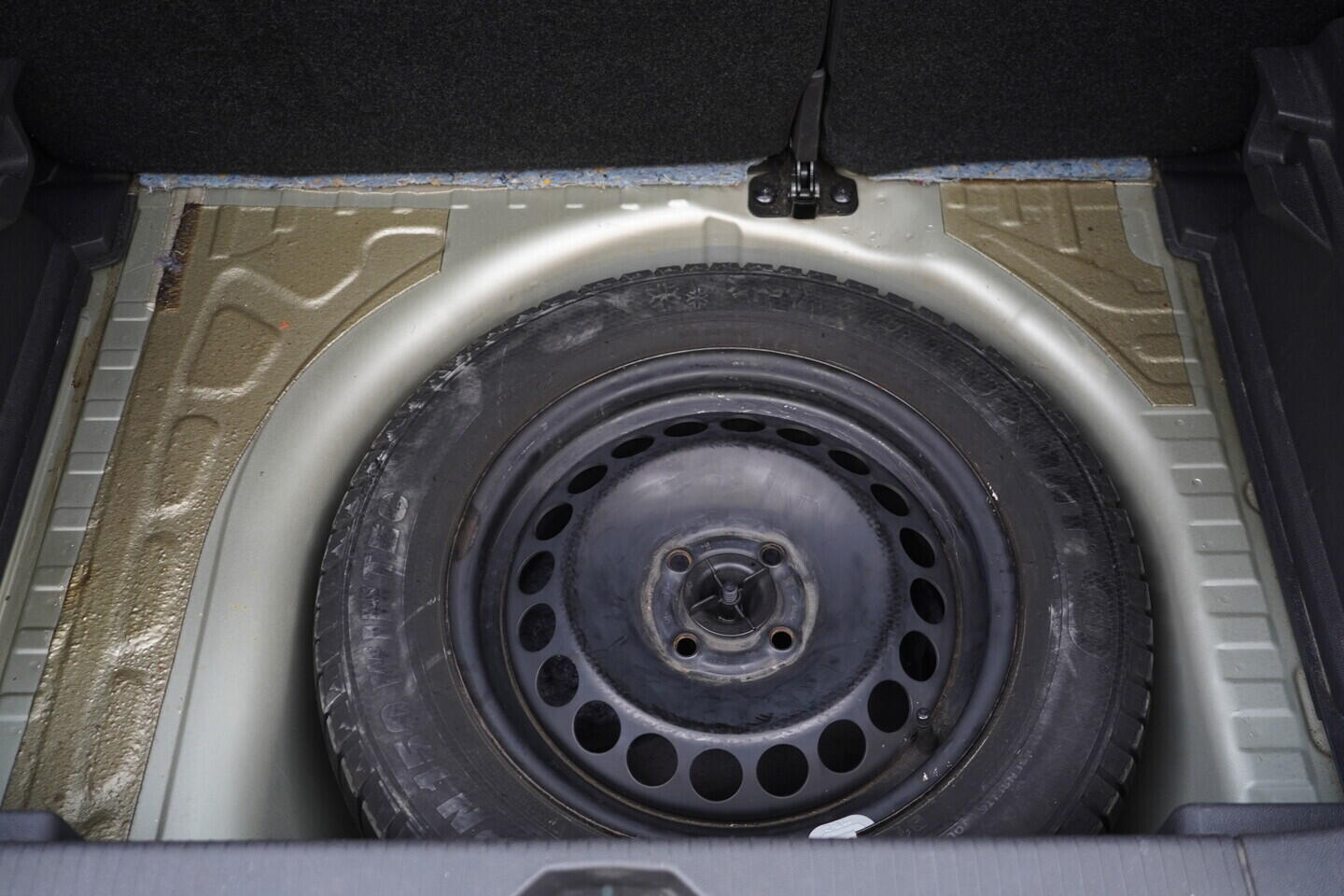 OV190V11142_36.webp_CORSA  1.2 CDTi 66 kW manuál